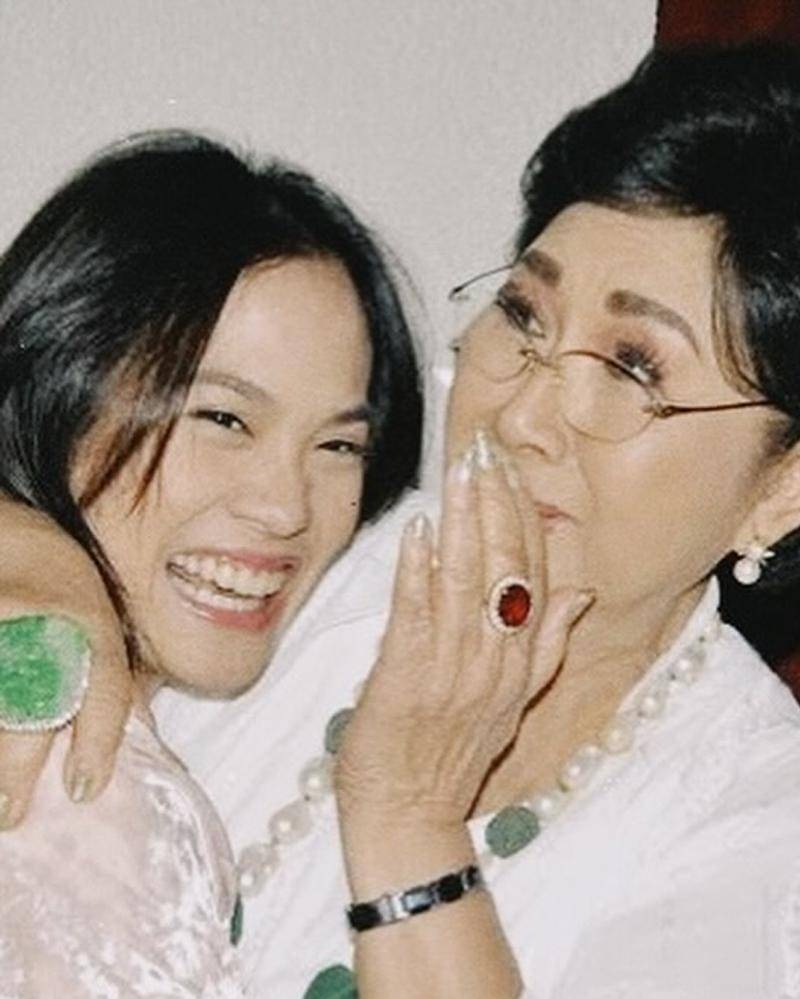 Instagram.com/sherylsheinafia